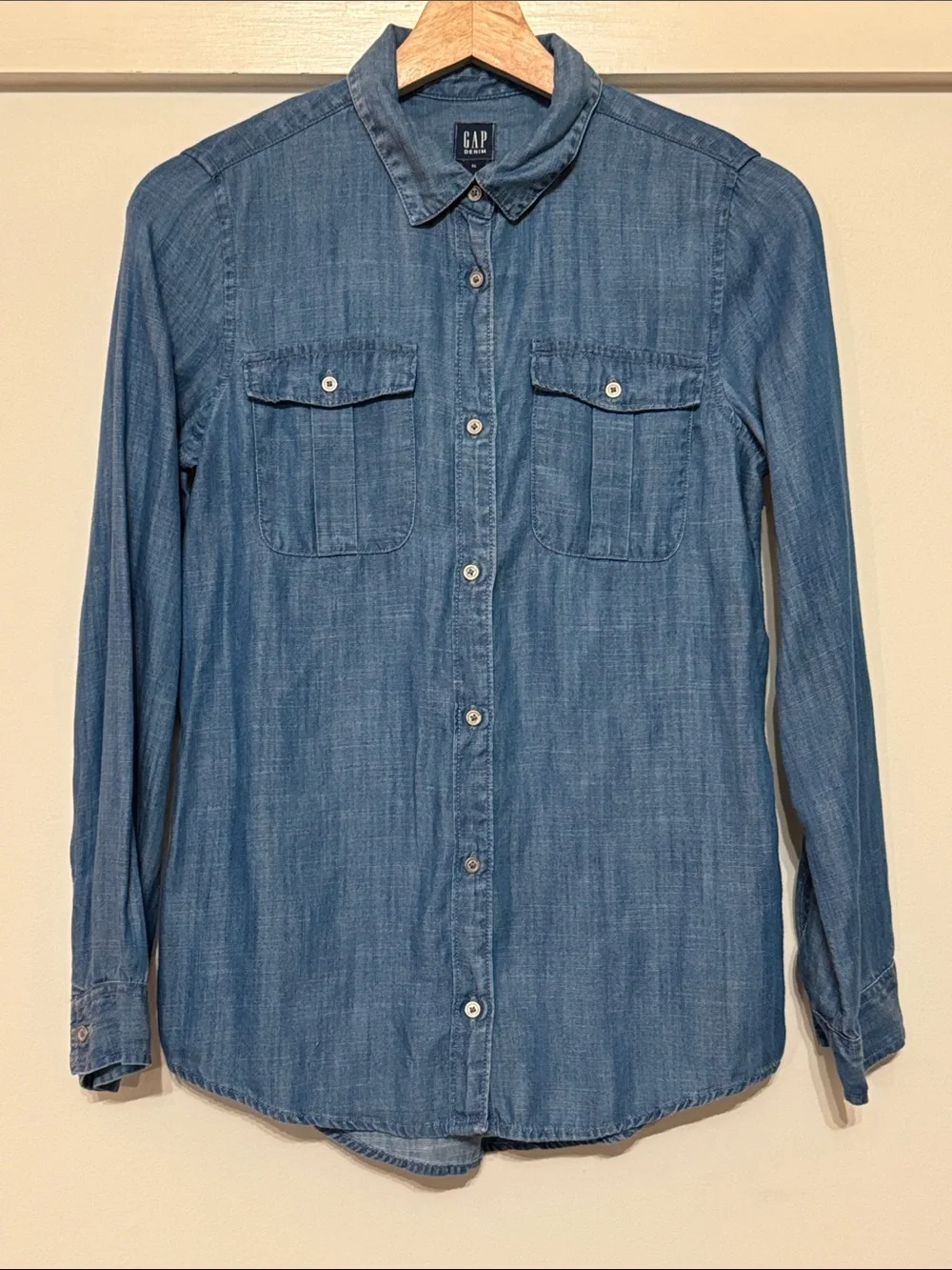 GAP Denim Girls XL 12-13 Chambray Shirt Light Blue Button Down 2 Pocket